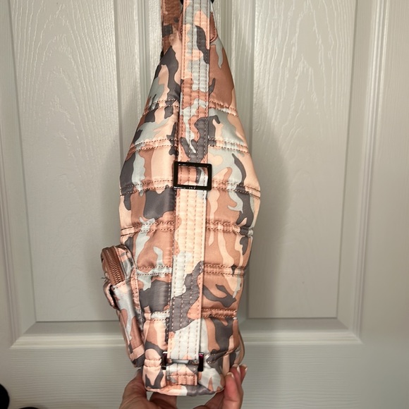 Lug Zipliner 2 Medium Tote - Picture 8 of 10